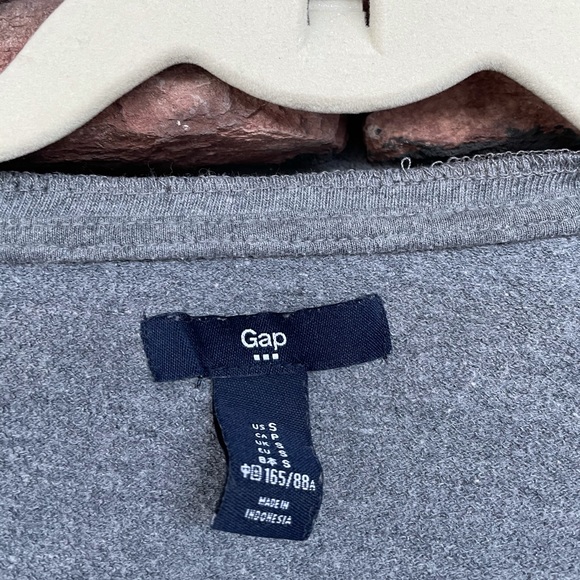 GAP long sleeve - Picture 2 of 2